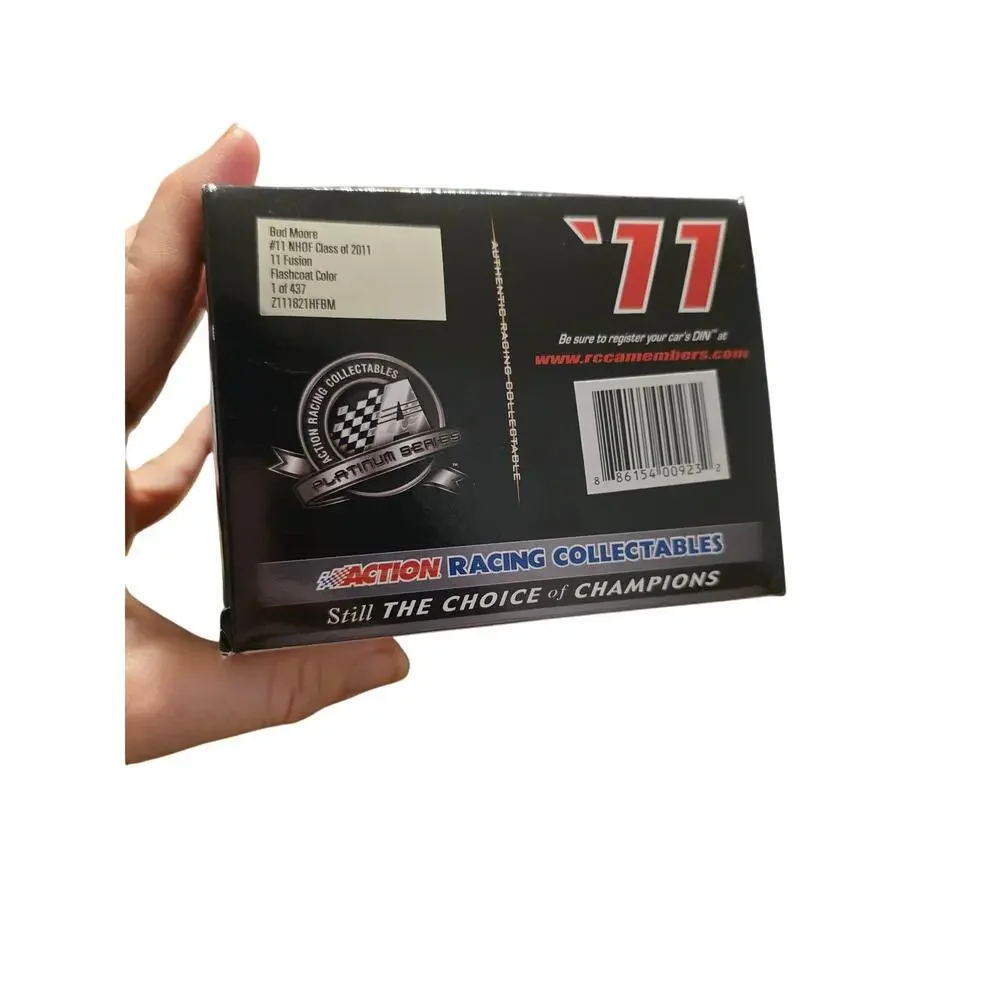 Bud Moore #11 NASCAR Hall of Fame 2011 Flashcoat 1:24 Diecast 1/437 Action
